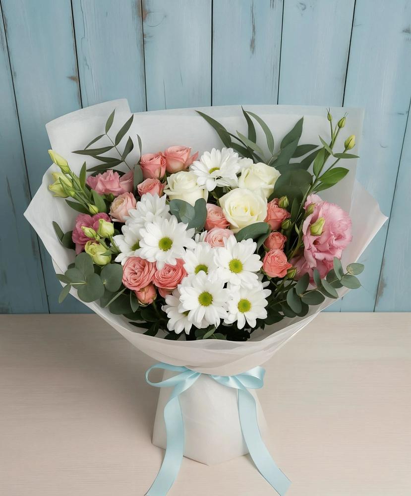 Букет цветов из: Розы, Лизиантусы и Хризантемы в Нефтеюганске