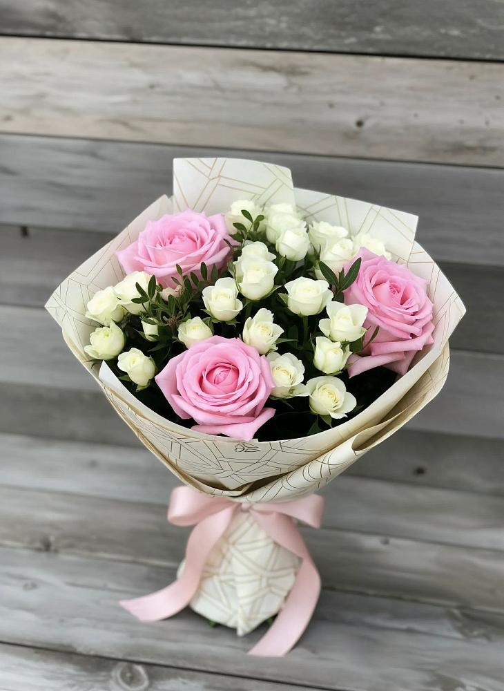 Букет цветов из: Розы в Нефтеюганске