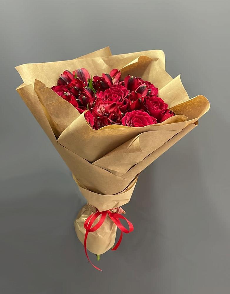 Букет цветов из: Альстромерии и Розы в Нефтеюганске