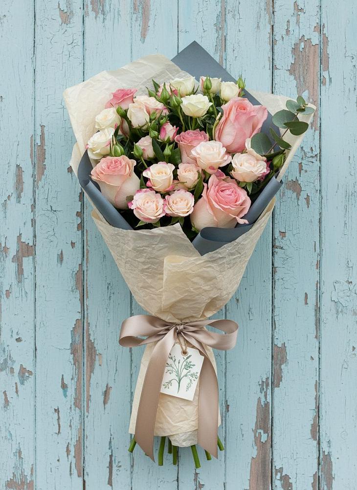 Букет цветов из: Розы в Нефтеюганске