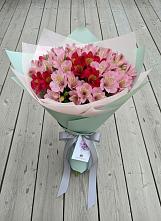 Букет цветов из:  Альстромерии в Нефтеюганске