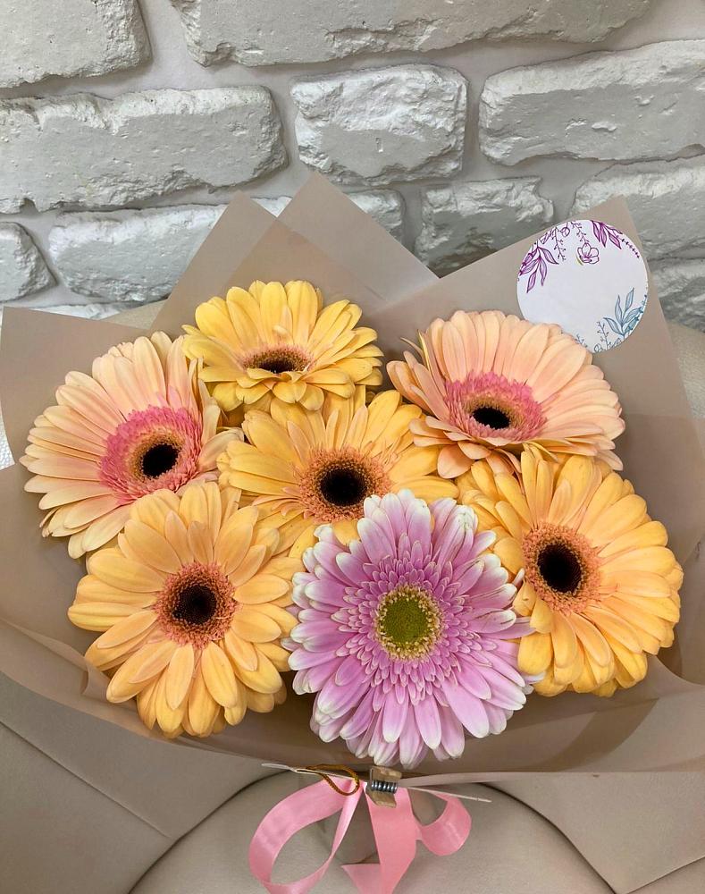 Букет цветов из: Герберы в Нефтеюганске