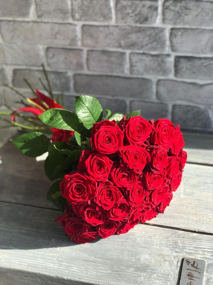 Букет Красные розы Фридом в Нефтеюганске