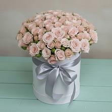 Цветочная композиция из Розы в шляпной коробке в Нефтеюганске