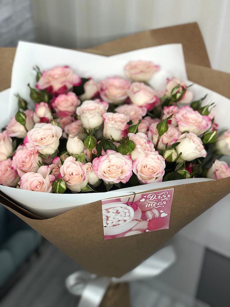 Букет цветов из: Розы в Нефтеюганске