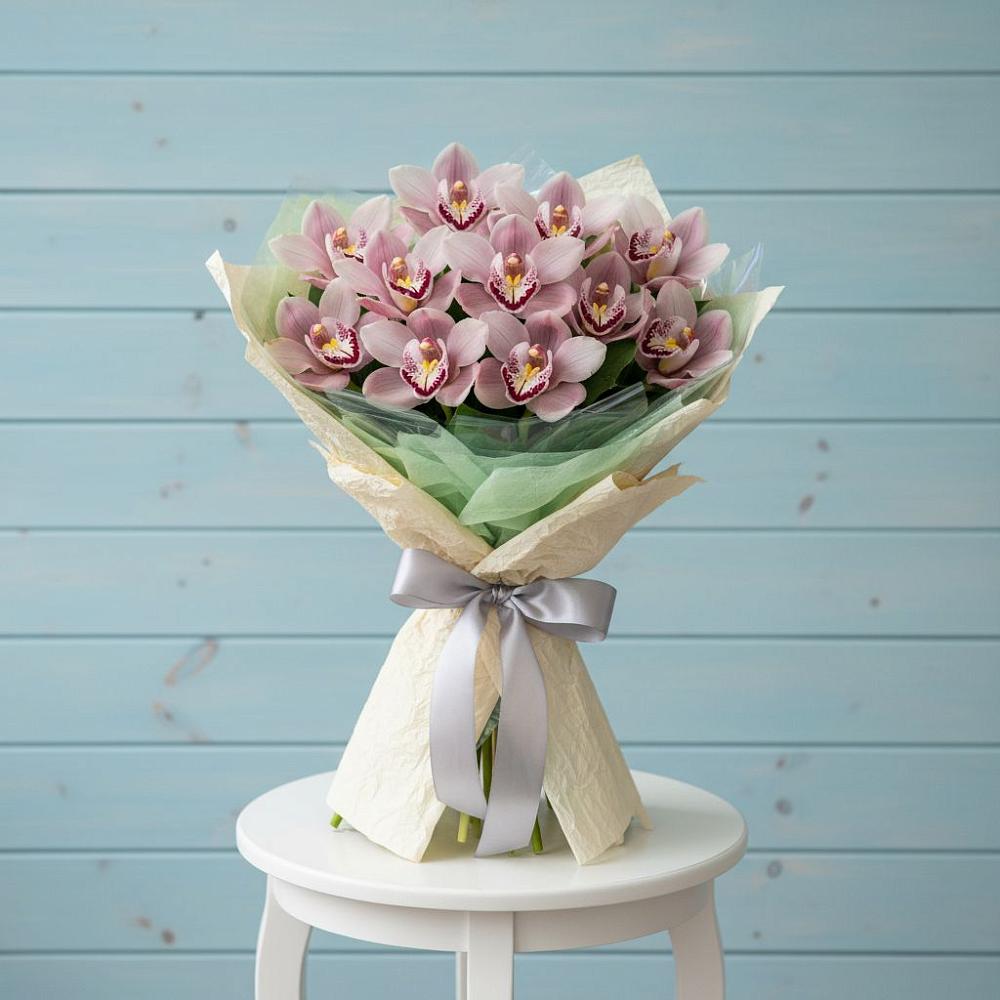 Букет цветов из: Орхидеи и Розы в Нефтеюганске