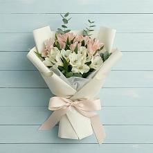 Букет цветов из:  Альстромерии в Нефтеюганске