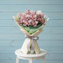 Букет цветов из:  Орхидеи и Розы в Нефтеюганске