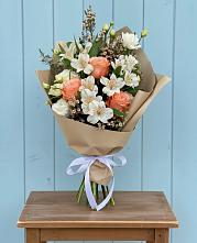 Букет цветов из:  Альстромерии, Лизиантусы, Розы и Хризантемы #REPLACE_PRED# Нефтеюганске