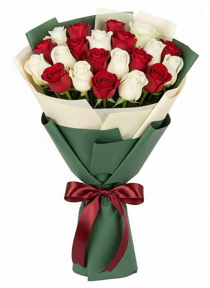 Букет Микс из красных и белых роз в Нефтеюганске