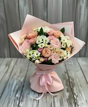 Букет цветов из:  Гвоздики, Розы и Хризантемы в Нефтеюганске