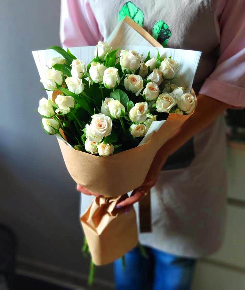 Букет цветов из: Розы в Нефтеюганске