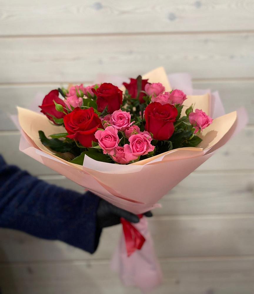 Букет цветов из: Розы в Нефтеюганске