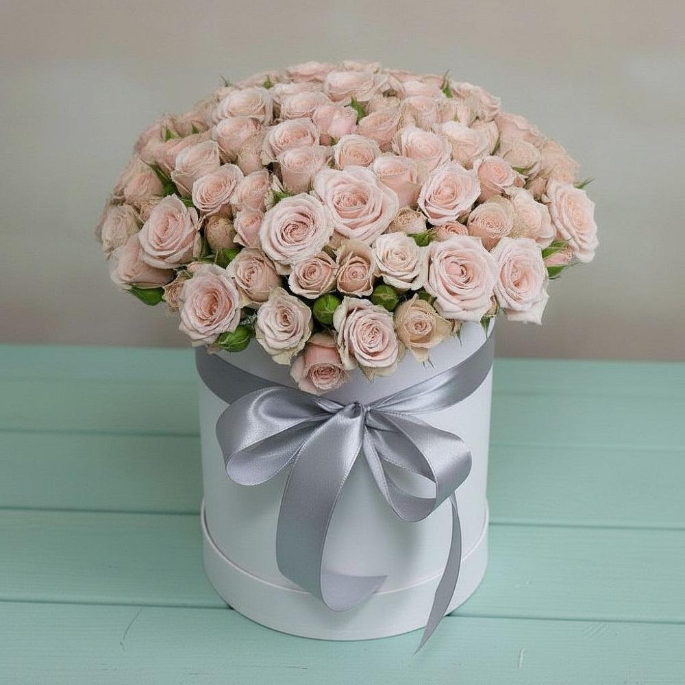 Цветочная композиция из Розы в шляпной коробке в Нефтеюганске